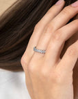 ZINZI Zilveren Ring met Smalle Rechthoekjes, Trapsgewijs Geplaatst en Schitterend Bezet met Witte Zirkonia's 4mm Breed - ZIR2547, exclusief en kwalitatief hoogwaardig. Ontdek nu!