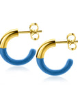 Zinzi gold plated zilveren trendy oorsieraden 16mm half emaille blauw ZIO2315B