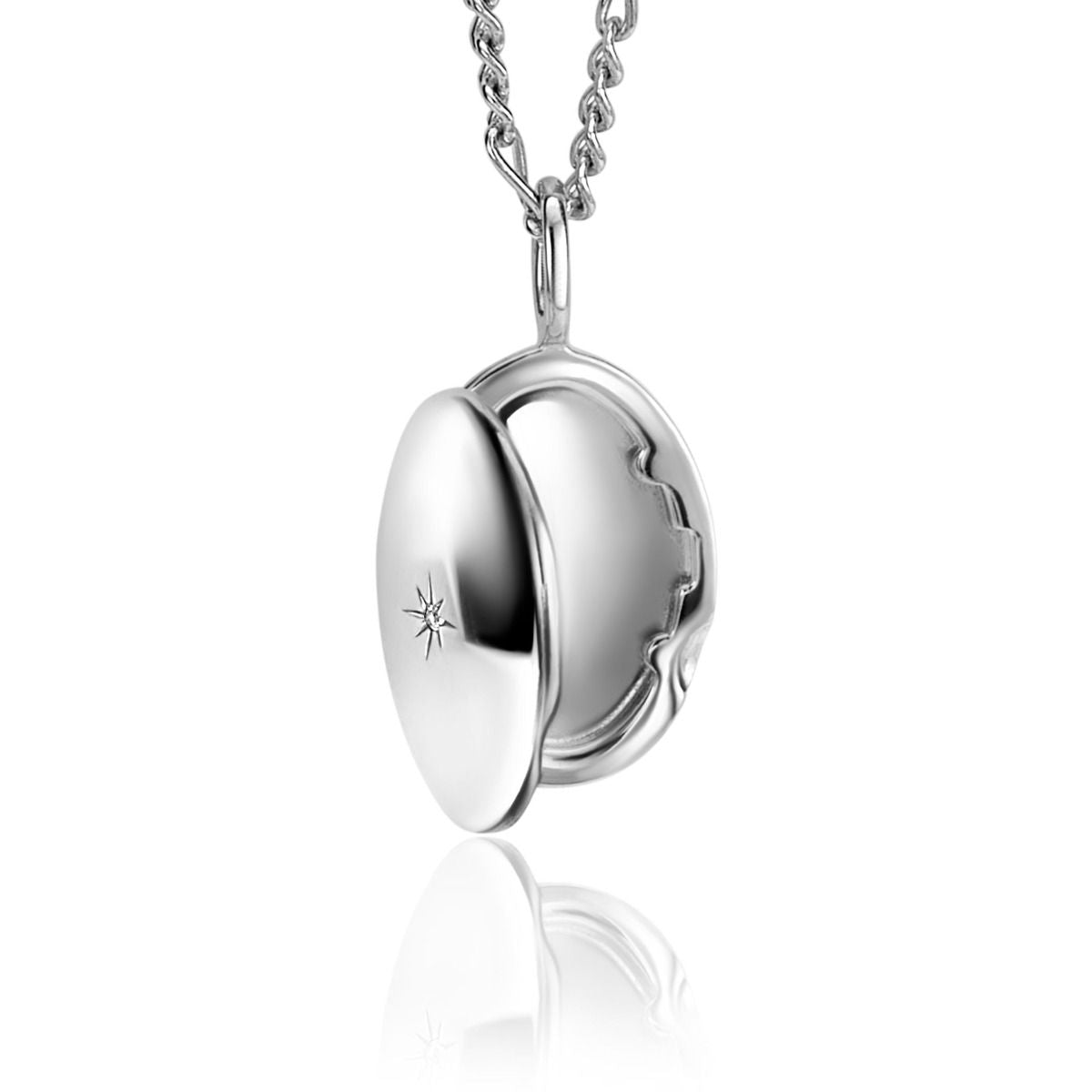 Zinzi zilveren medaillon ovaal glanzend bezet met witte zirconia ZIH2424 (exclusief ketting geprijsd), exclusief en kwalitatief hoogwaardig. Ontdek nu!