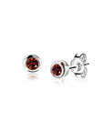 Zinzi's "Garnet Glam" - 4mm Zilveren Oorknoppen met Geboortesteen Rood Granaat Zirconia ZIOZ-JAN, exclusief en kwalitatief hoogwaardig. Ontdek nu!